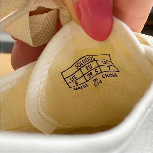 Soludos Marin Embroidered Rainbow White Sneakers Size 9 - Picture 8 of 10